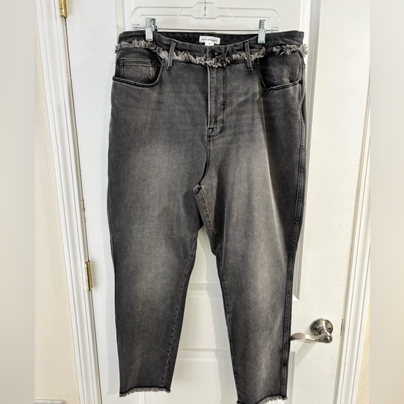 Good American Denim - NWT Good American Good Curve Skinny Crop Charcoal Jeans